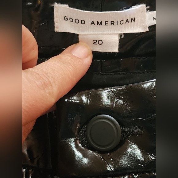 Good American Faux Leather Flare Pants Black Crinkle Gloss Size 20 NWT - Picture 5 of 7